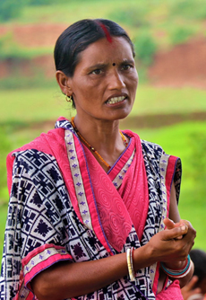 Babita-didi-Of-tondra-presenting-in-front-of-DDC-during-Jal-shakti-abhiyan
