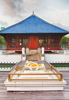 Seema Malaka Temple (Island temple)