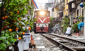 6ECheeky_TrainStreet